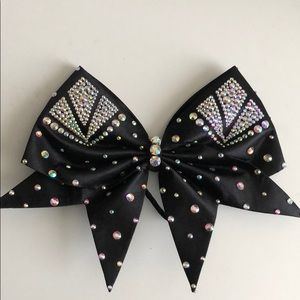 Black bows of london bow